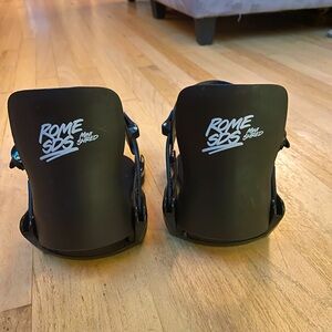 Rome kids snowboard bindings sz S